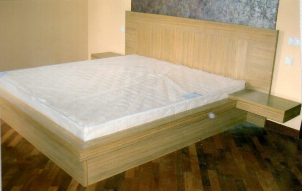Кровати из массива