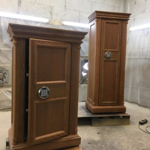 Два кабинетных сейфа на заказ в Дубе