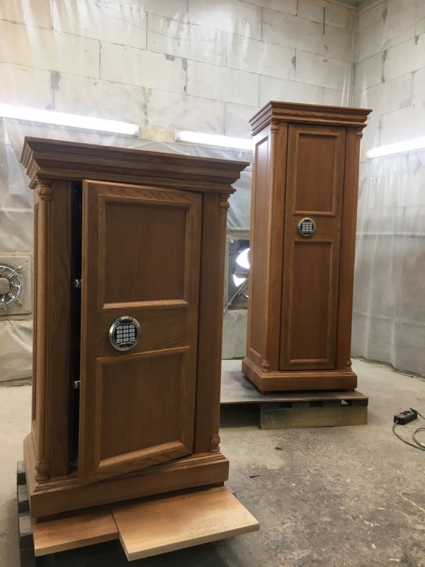Два кабинетных сейфа на заказ в Дубе